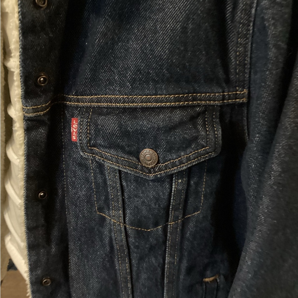 Levi’s jacket with Sherpa Lining - Picture 4 of 10
